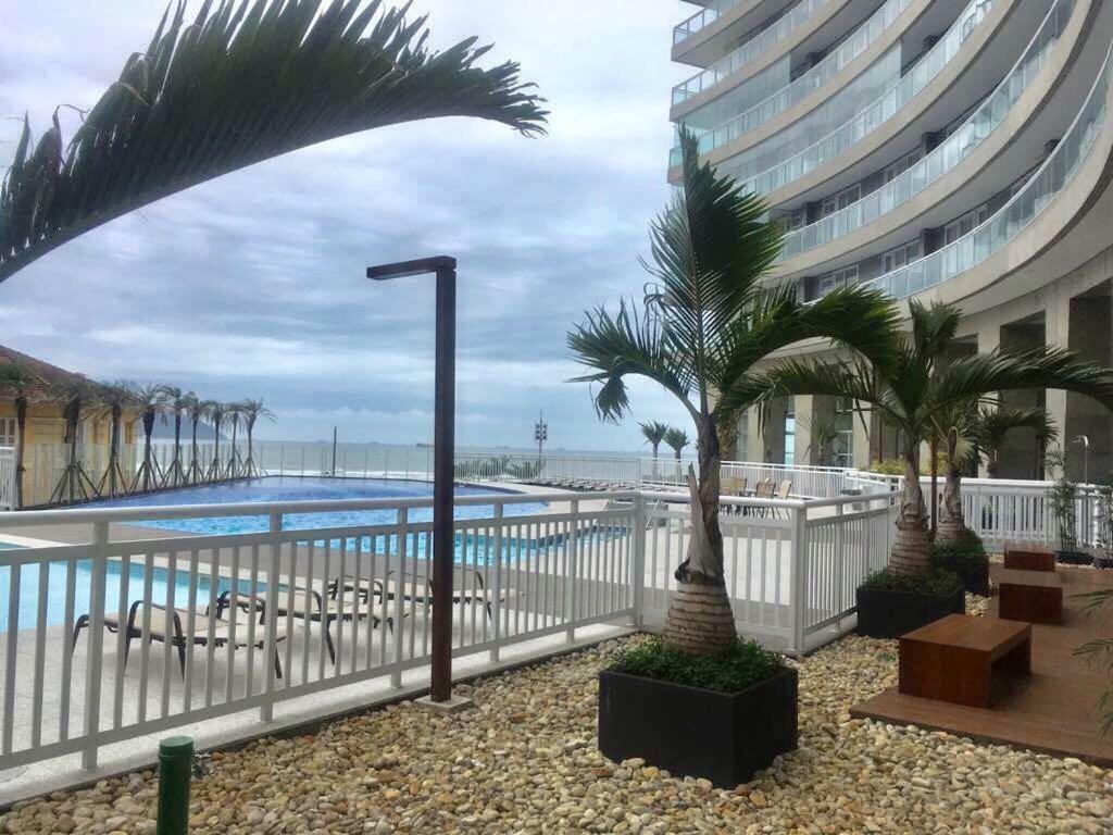 Maravilhoso Apto Vista Mar Jacuzzi Wi Fi Pe Areia ซันโตส ภายนอก รูปภาพ